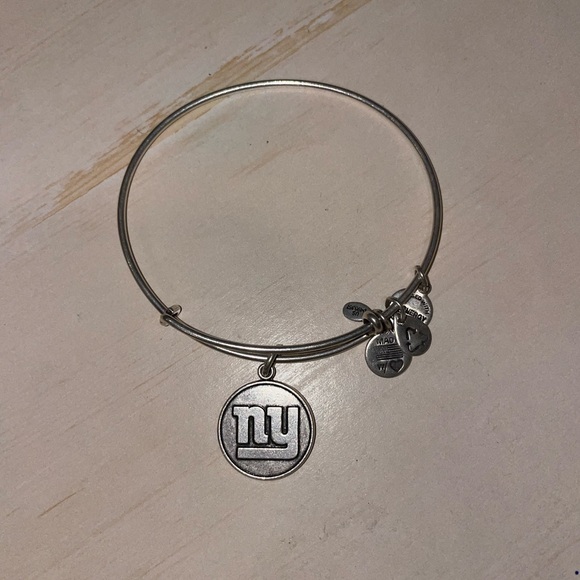 Alex and Ani New York Giants NFL Bracelet - Picture 1 of 2